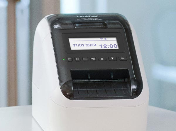 Brother QL-820NWB imprimante pour étiquettes Thermique directe Couleur 300  x 600 DPI 176 mm/sec