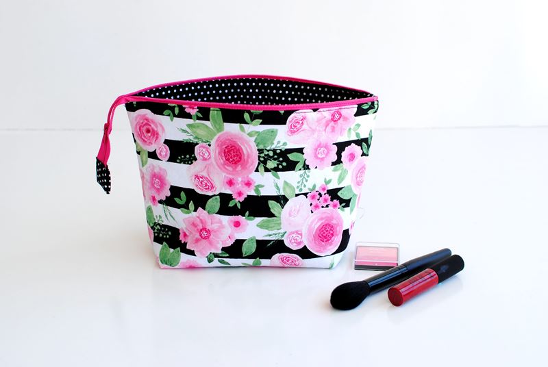 DIY Makeup Cosmetic Bag  How to make a Cute Pouch with 3 Compartments  [sewingtimes] 