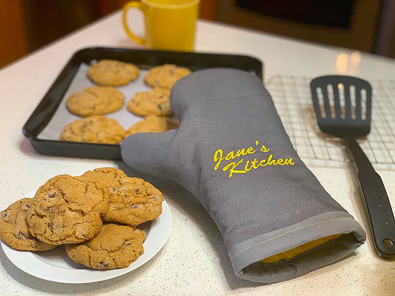DIY Embroidery Custom Embroidered Oven Mitt